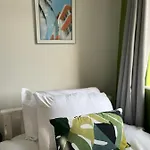 2 Bed Central Cardiff Apartment - Sleeps Five!